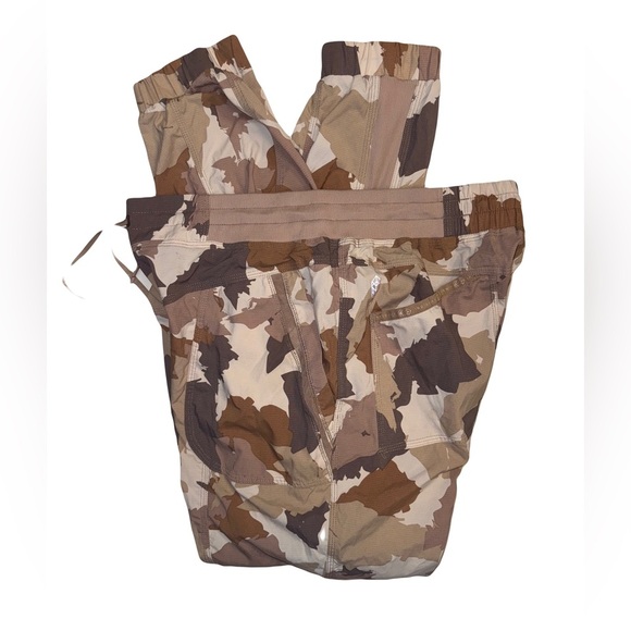 Indygena Women’s Maeto Light Camo Joggers Medium Like New - Picture 3 of 8